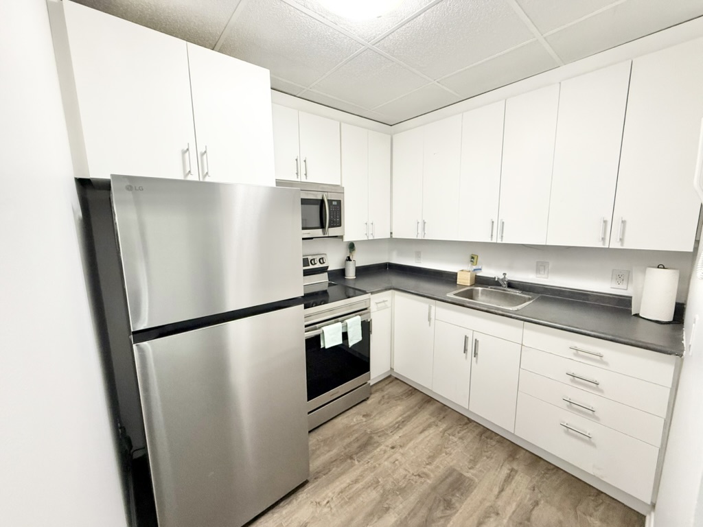 344.5 Richmond St - 4